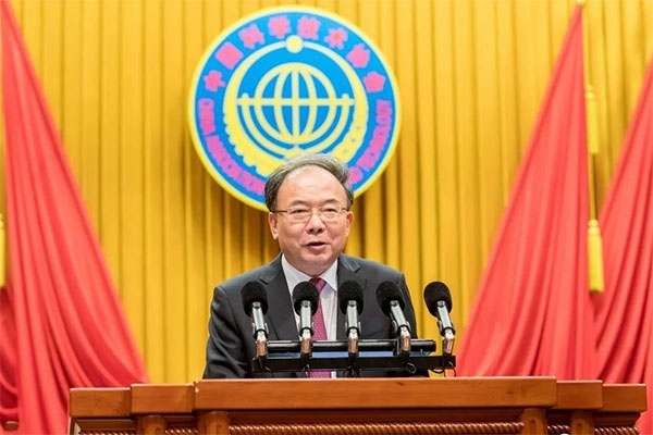 省委常委、市委書記李小敏在開幕式上講話