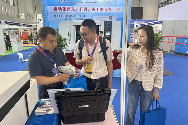 為嘉賓介紹我司優質產品